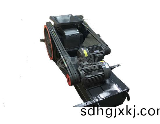 雙(shuang)輥(gun)破碎(sui)機